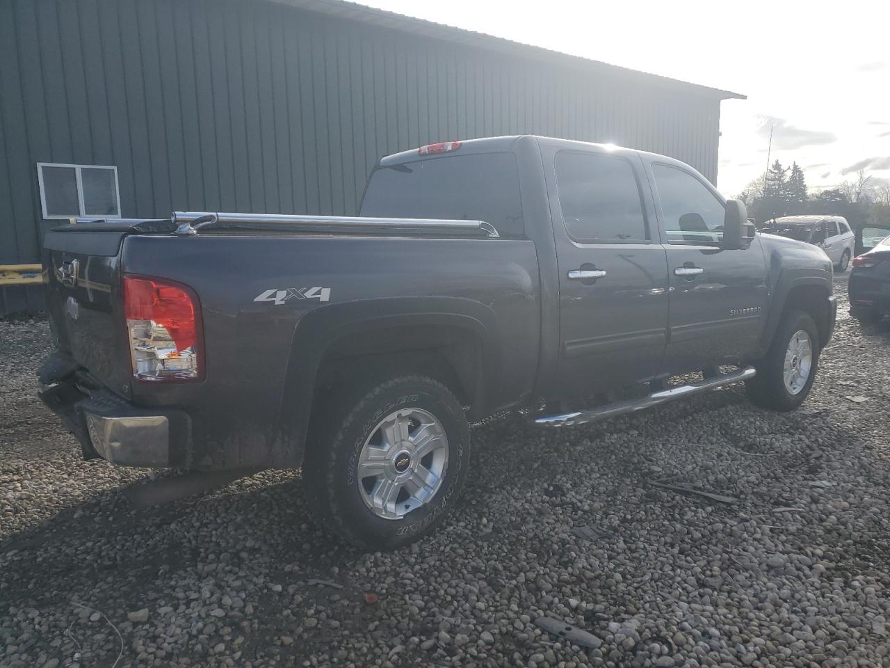 2011 Chevrolet Silverado - Image 3