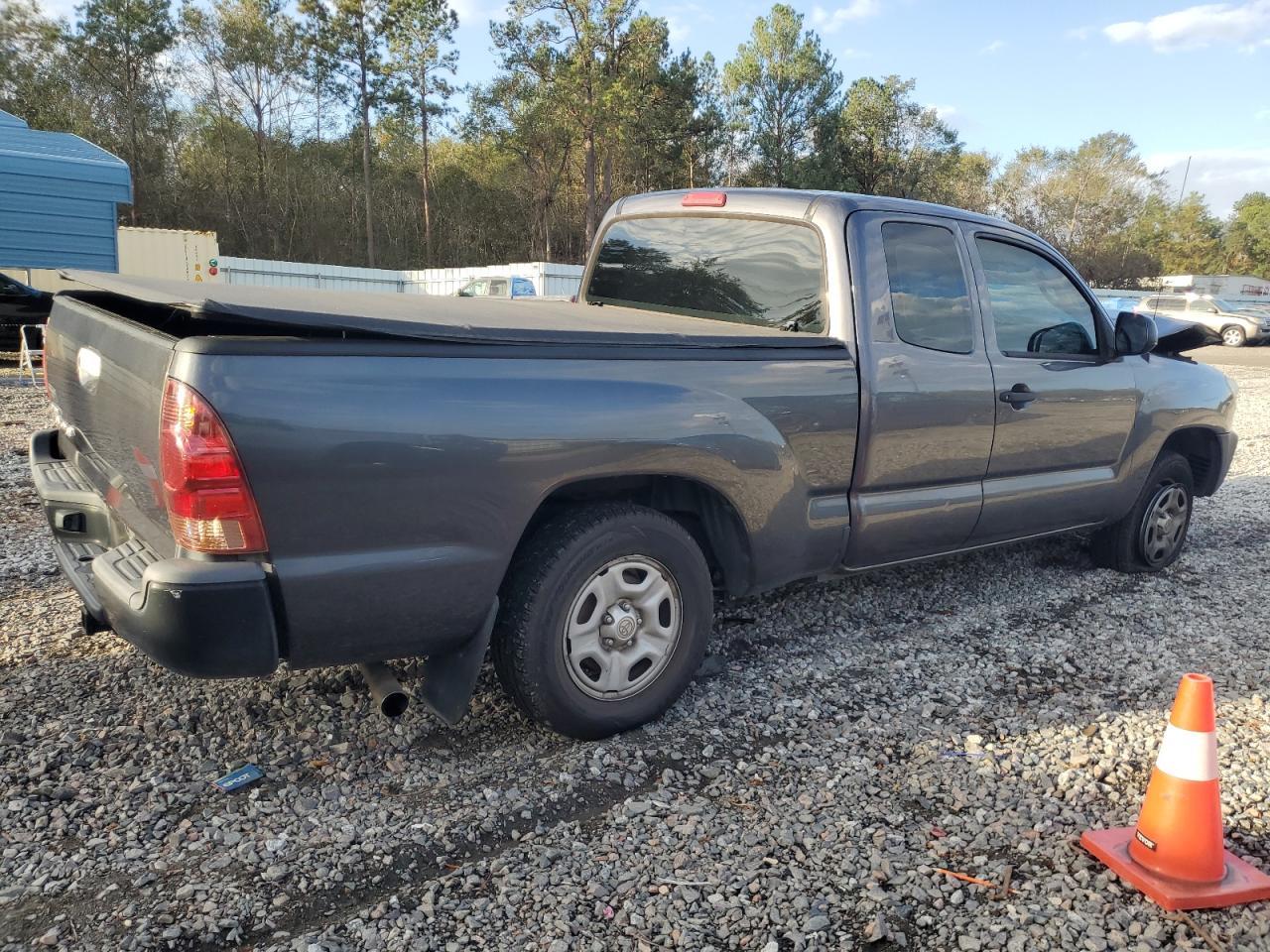 2015 Toyota Tacoma - Image 3