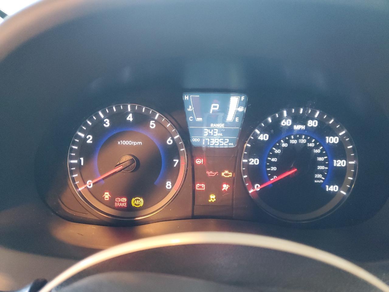 2014 Hyundai Accent - Image 9