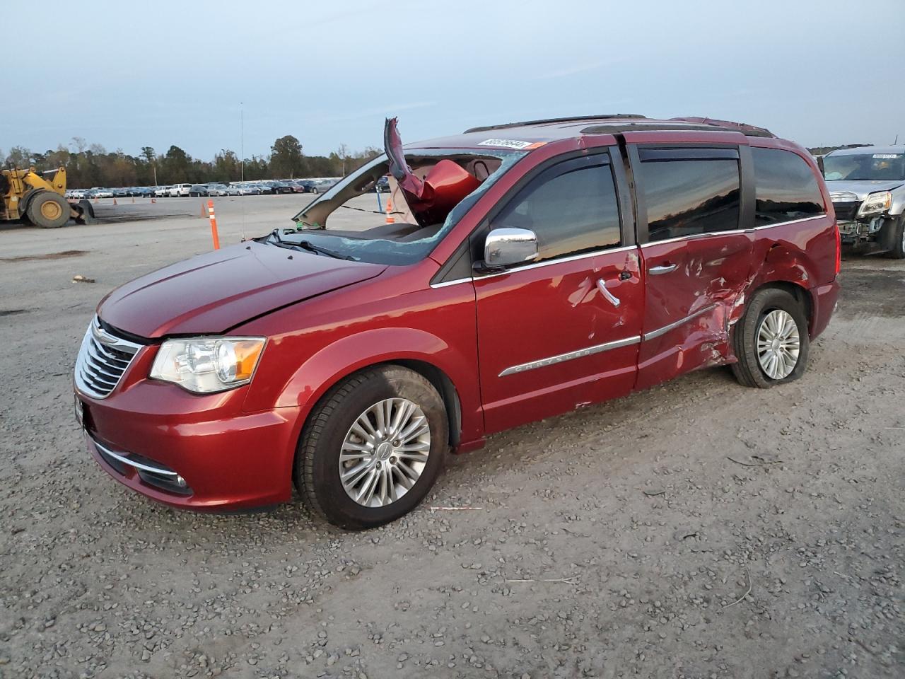 2015 Chrysler Town & Country - Image 1