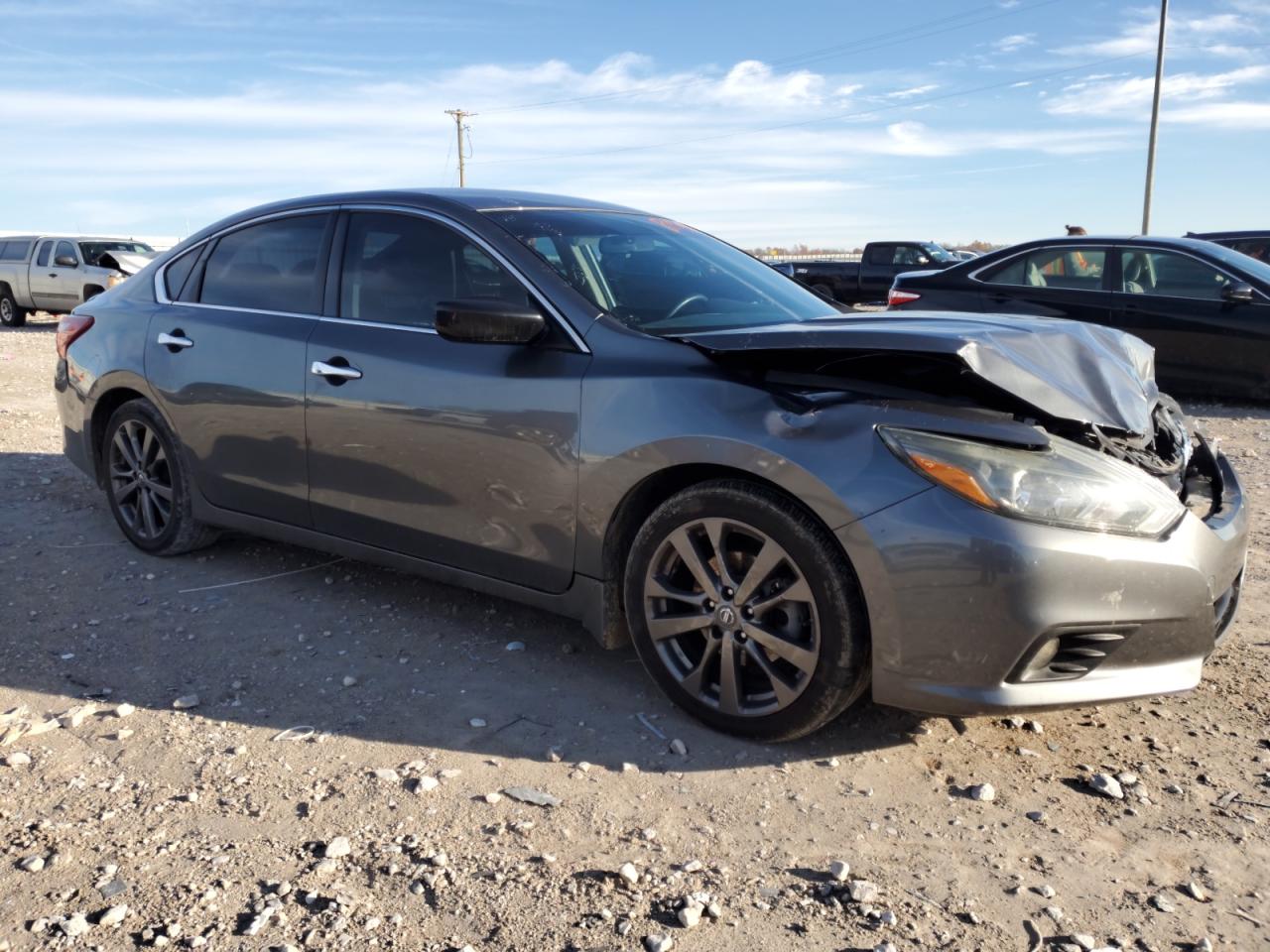 2018 Nissan Altima - Image 4