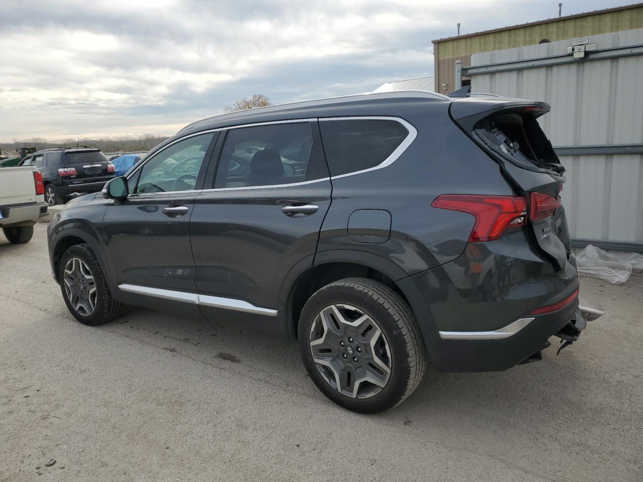 2023 Hyundai Santa Fe - Image 2