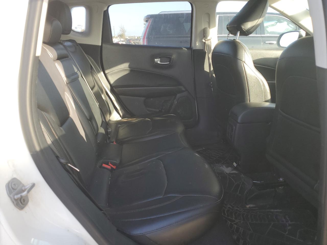 2018 Jeep Compass - Image 11