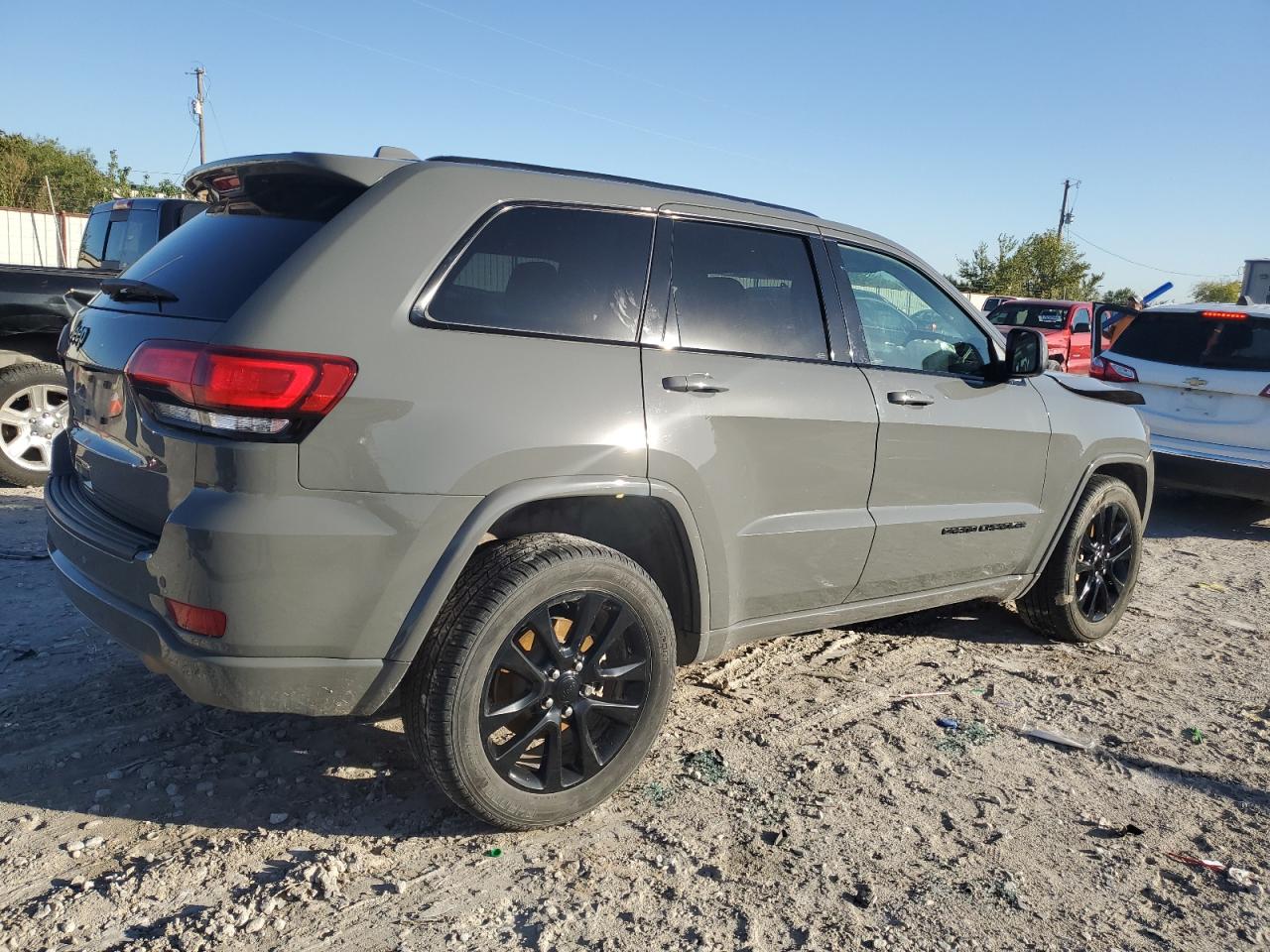 2020 Jeep Grand Cherokee - Image 3