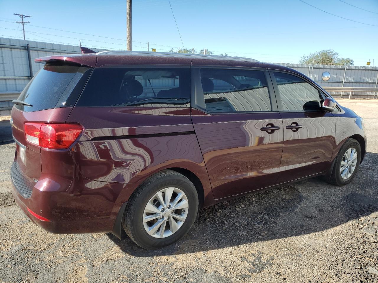 2016 Kia Sedona - Image 3