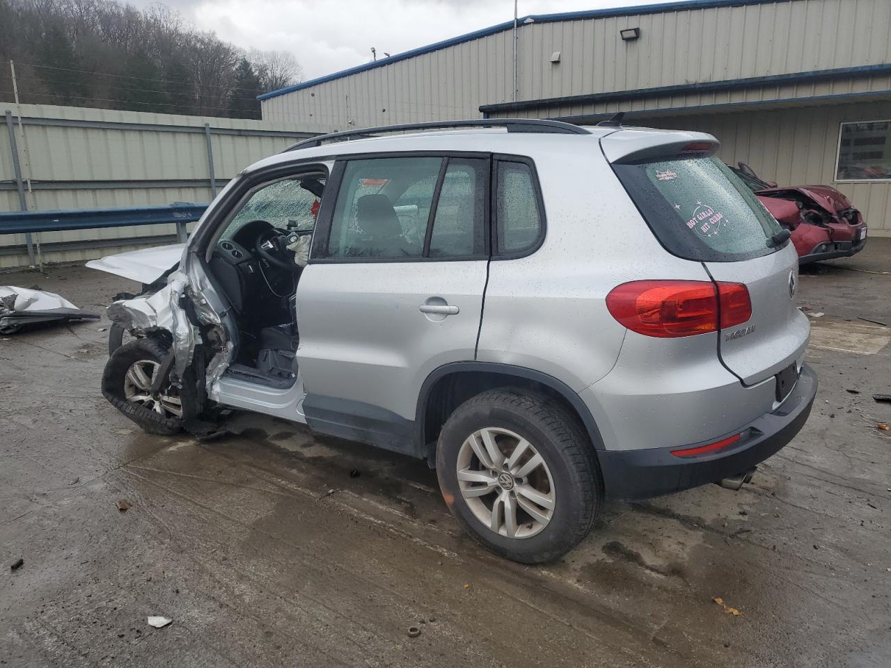 VIN WVGBV7AX7HW510123 2017 VOLKSWAGEN TIGUAN no.2