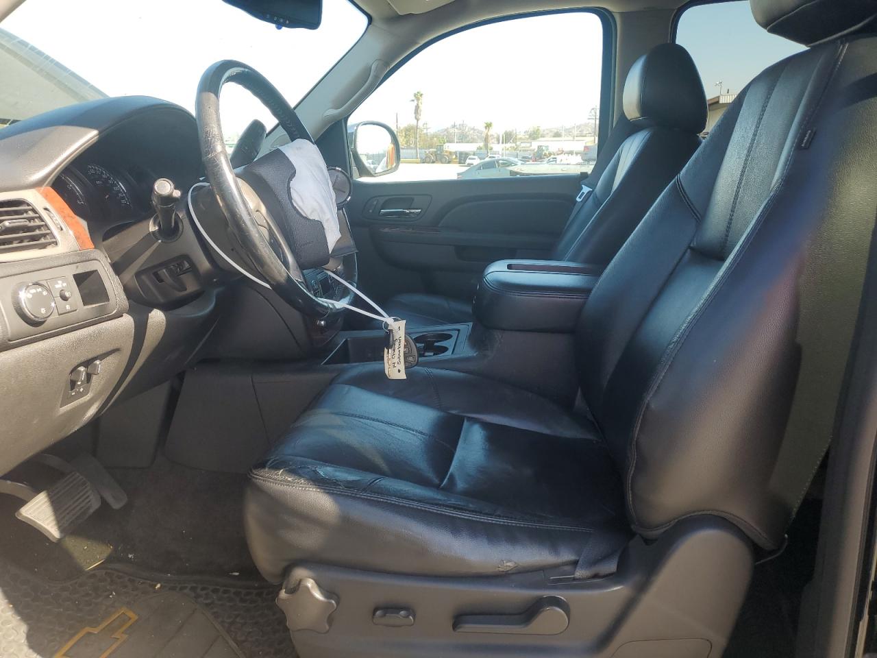 2014 Chevrolet Suburban - Image 7