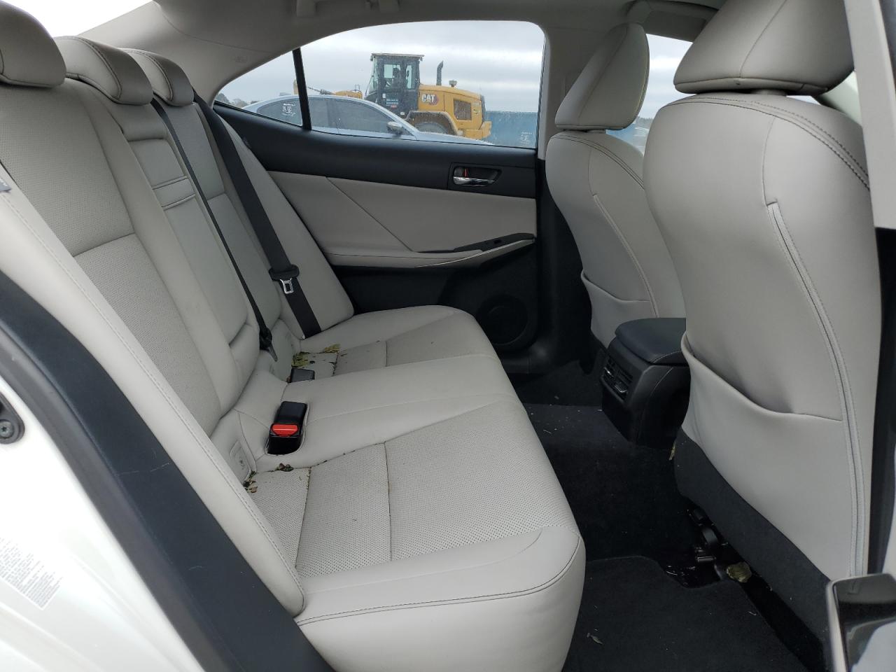 2016 Lexus IS - Image 10