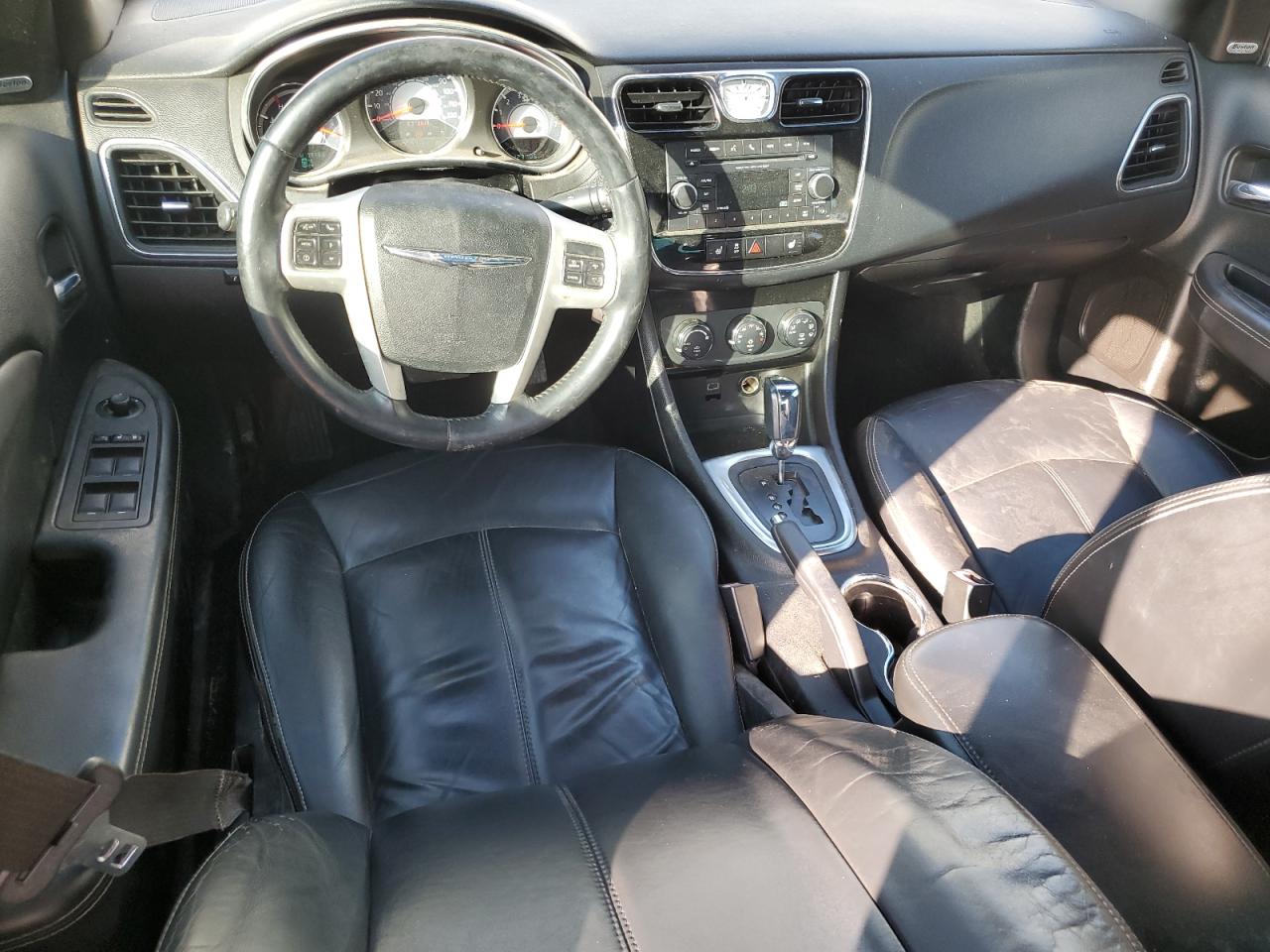 2014 Chrysler 200 - Image 8