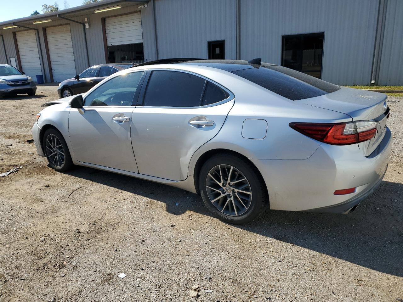2017 Lexus ES - Image 2