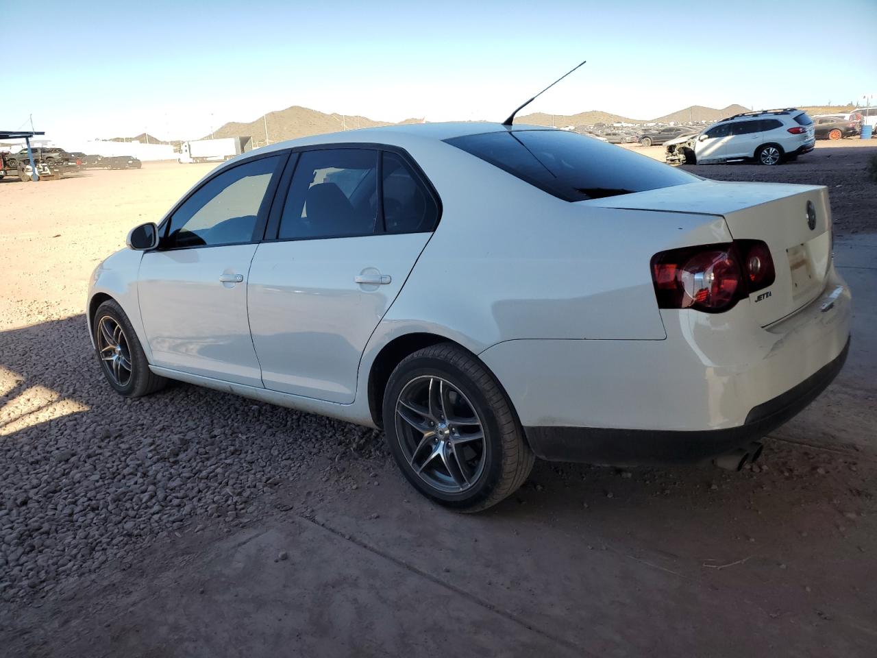 2010 Volkswagen Jetta - Image 2