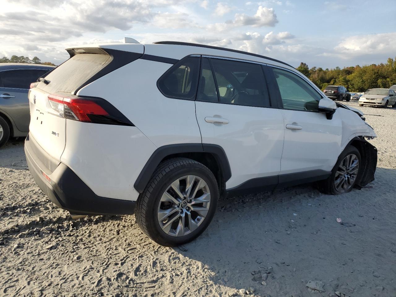 2019 Toyota RAV 4 - Image 3