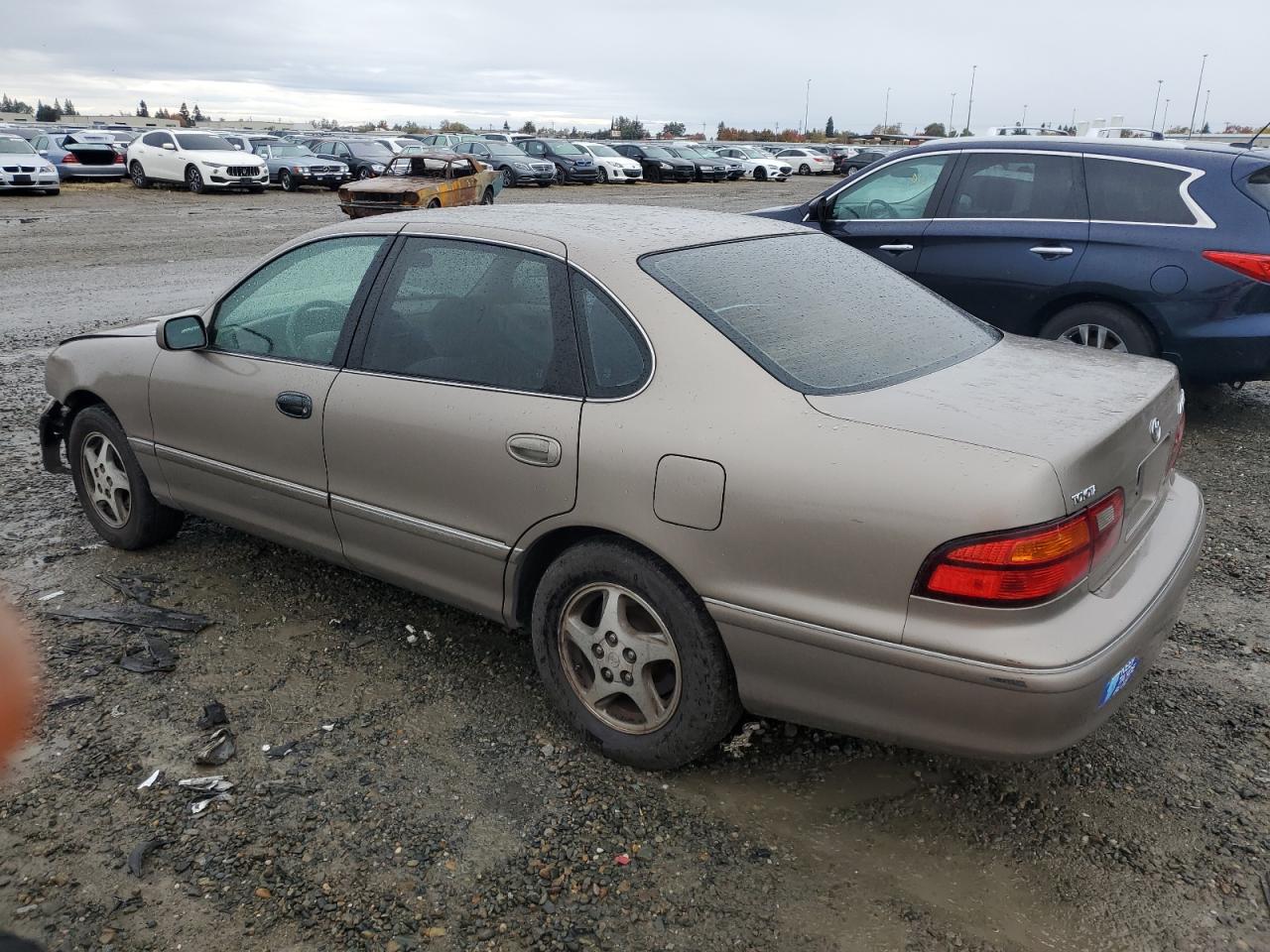 1999 Toyota Avalon - Image 2