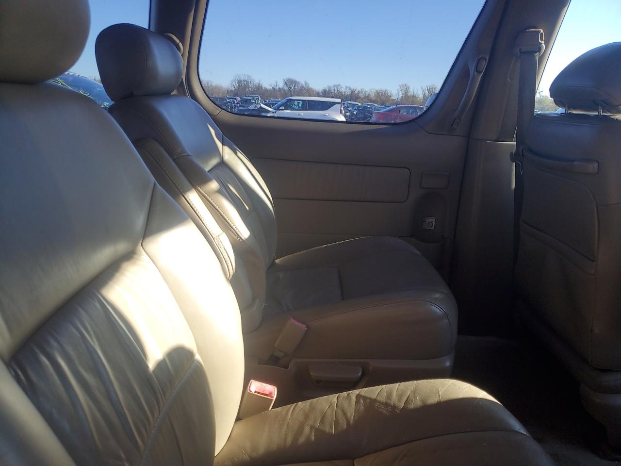 2000 Toyota Sienna - Image 11