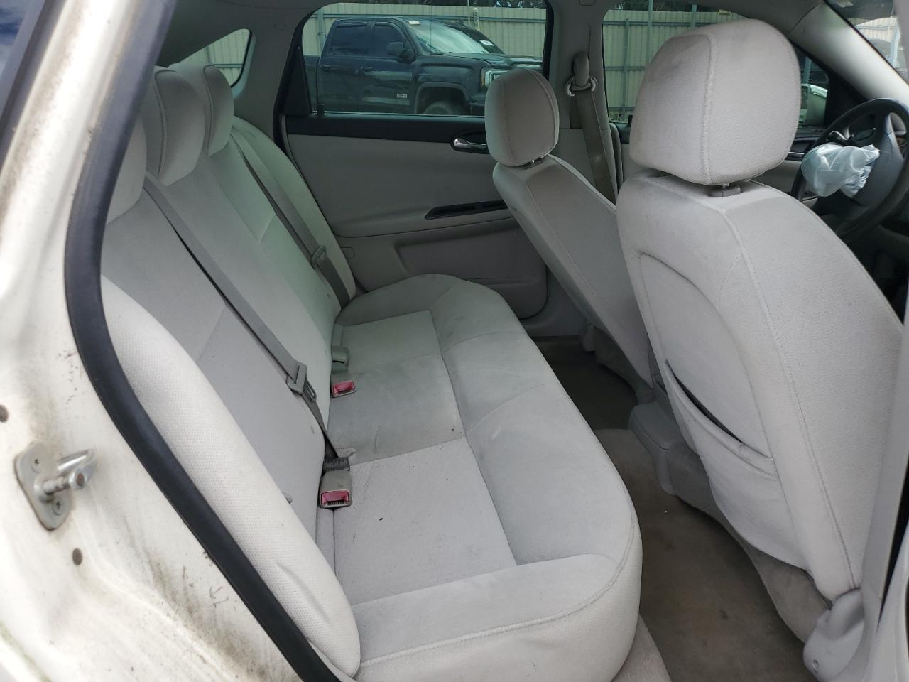2008 Chevrolet Impala - Image 11