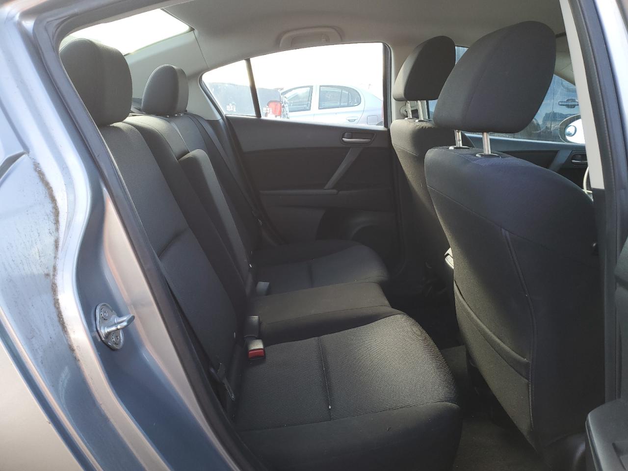 2011 Mazda 3 - Image 10