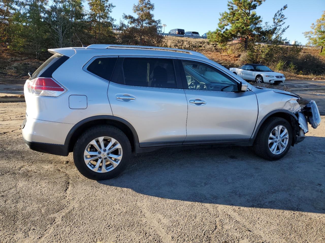 2016 Nissan Rogue - Image 3