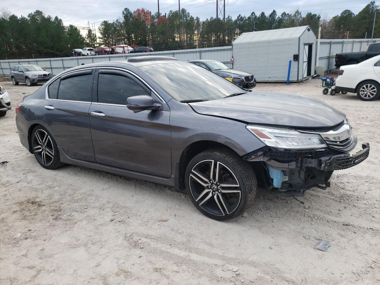 VIN 1HGCR3F90HA035817 2017 HONDA ACCORD no.4