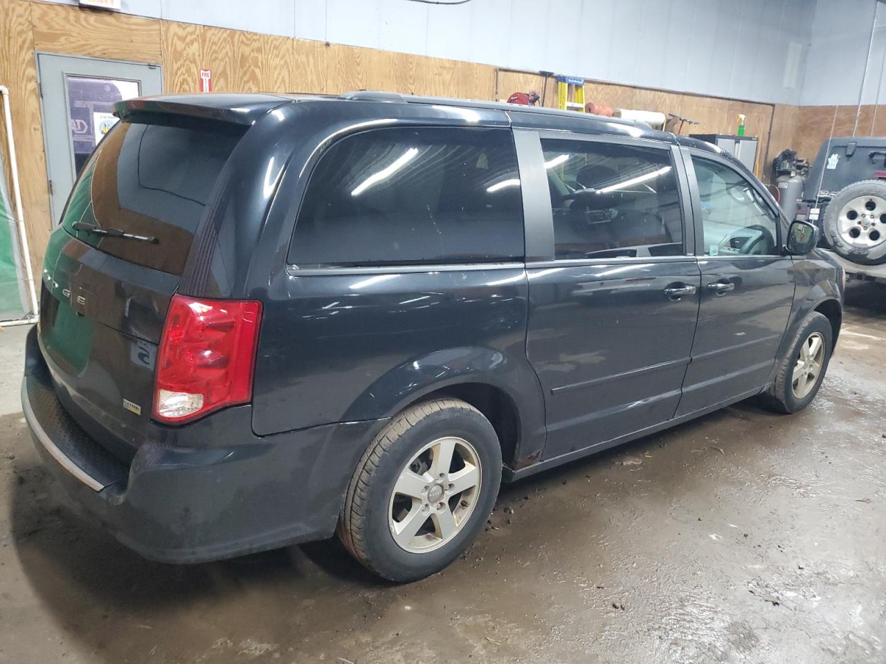 2013 Dodge Caravan - Image 3