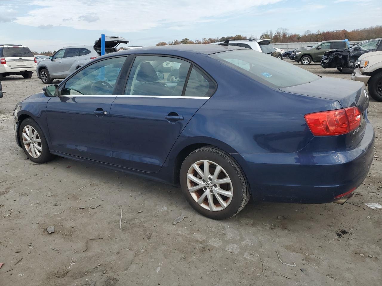 2014 Volkswagen Jetta - Image 2