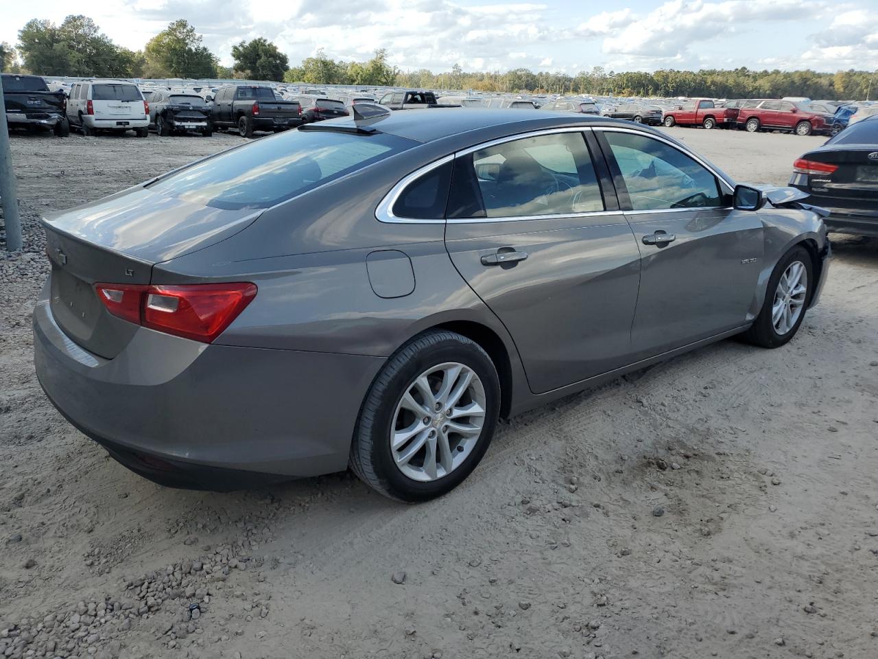 2017 Chevrolet Malibu - Image 3