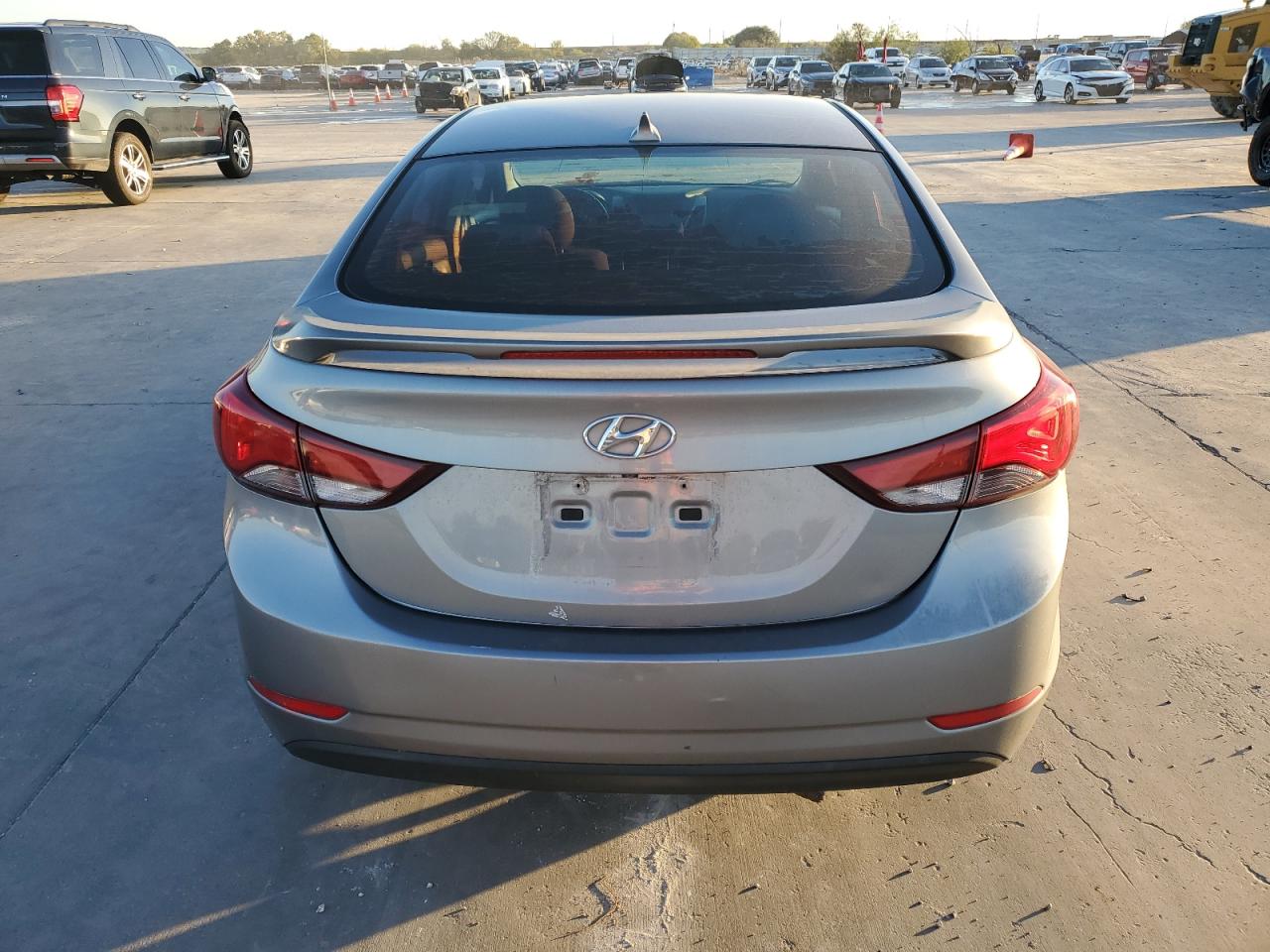 2015 Hyundai Elantra - Image 6