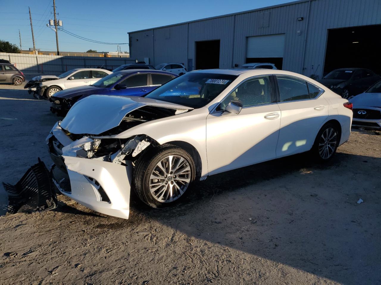 2019 Lexus ES - Image 1