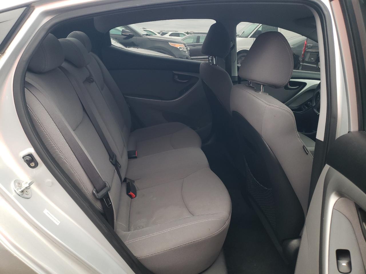 2014 Hyundai Elantra - Image 10