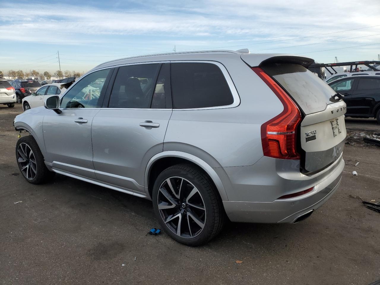2021 Volvo XC90 - Image 2