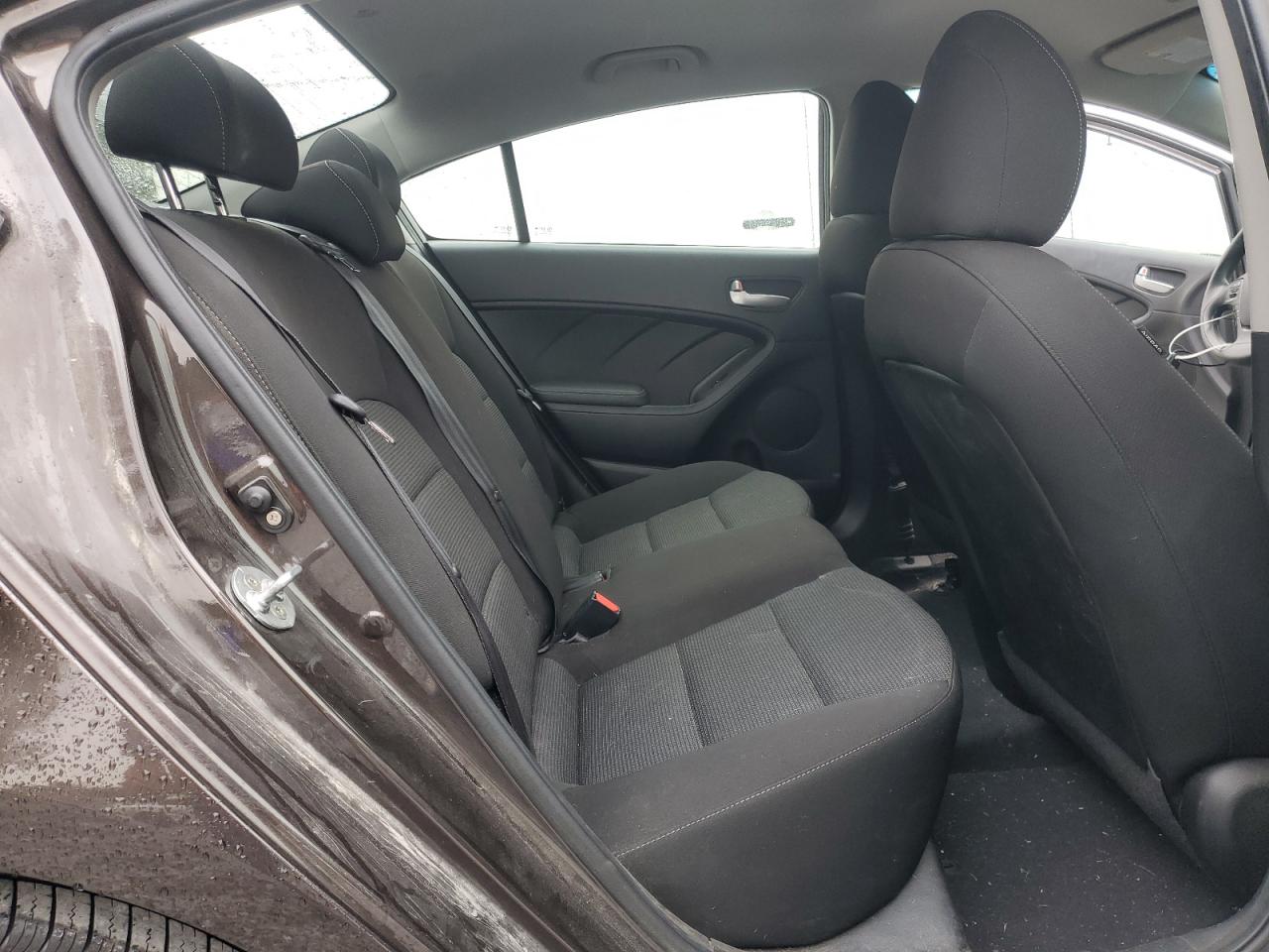 2017 Kia Forte - Image 10