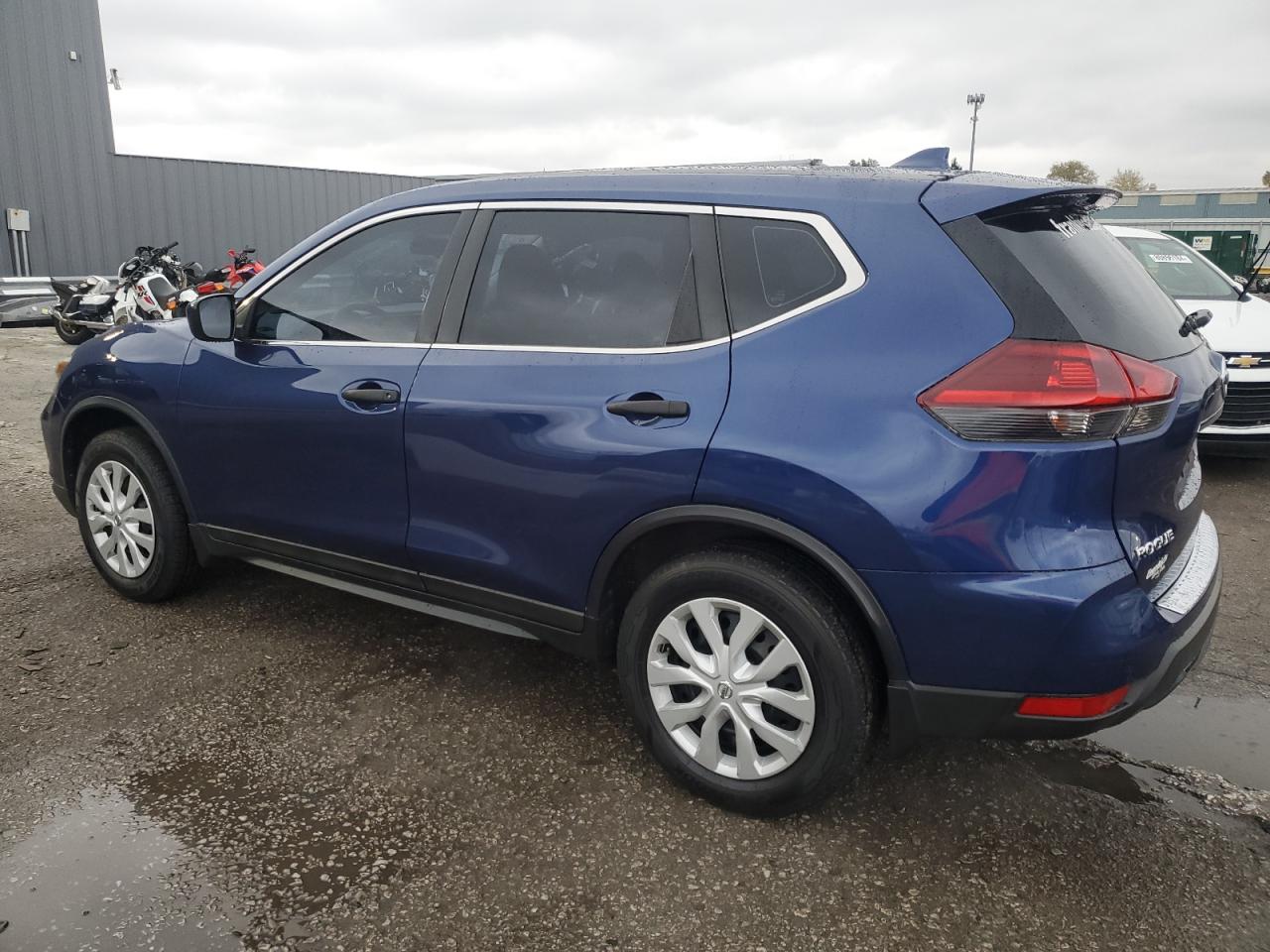 2018 Nissan Rogue - Image 2