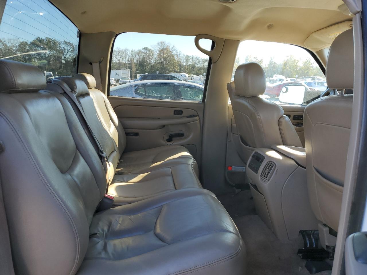 2005 GMC Sierra - Image 10