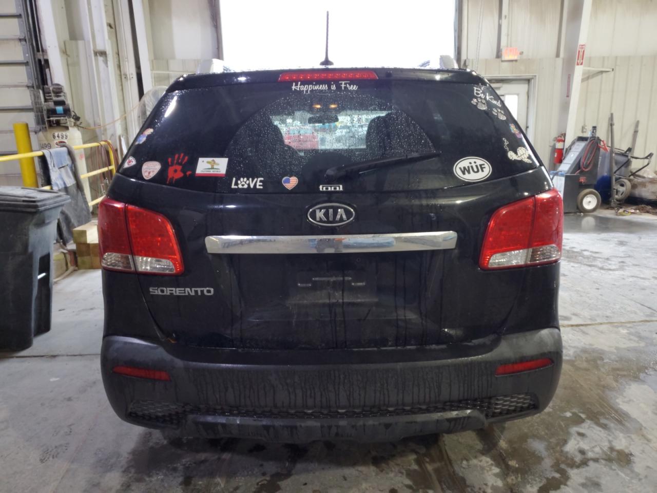 2011 Kia Sorento Base VIN: 5XYKTDA21BG138991 Lot: 81051944