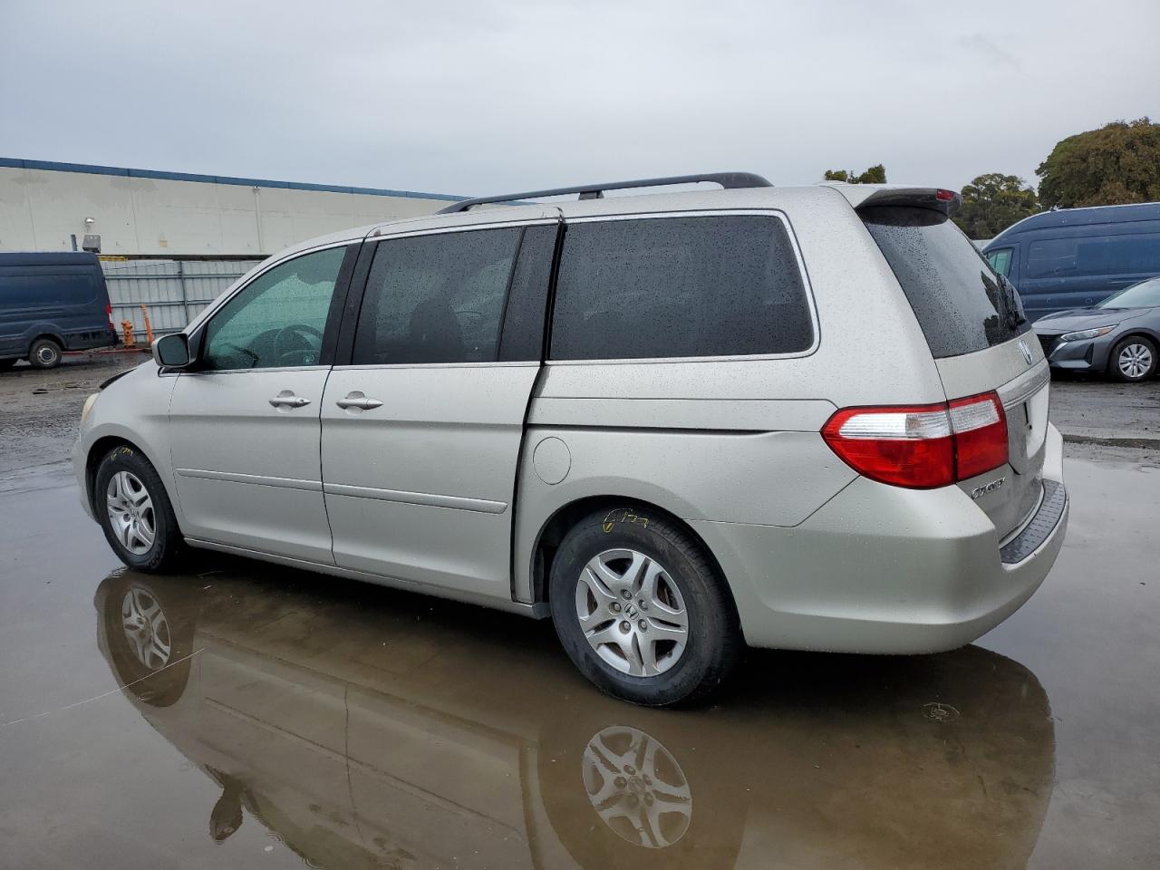 2006 Honda Odyssey - Image 2