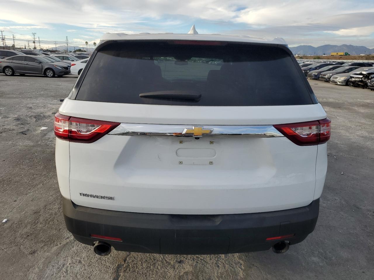 VIN 1GNERFKW5KJ286528 2019 CHEVROLET TRAVERSE no.6