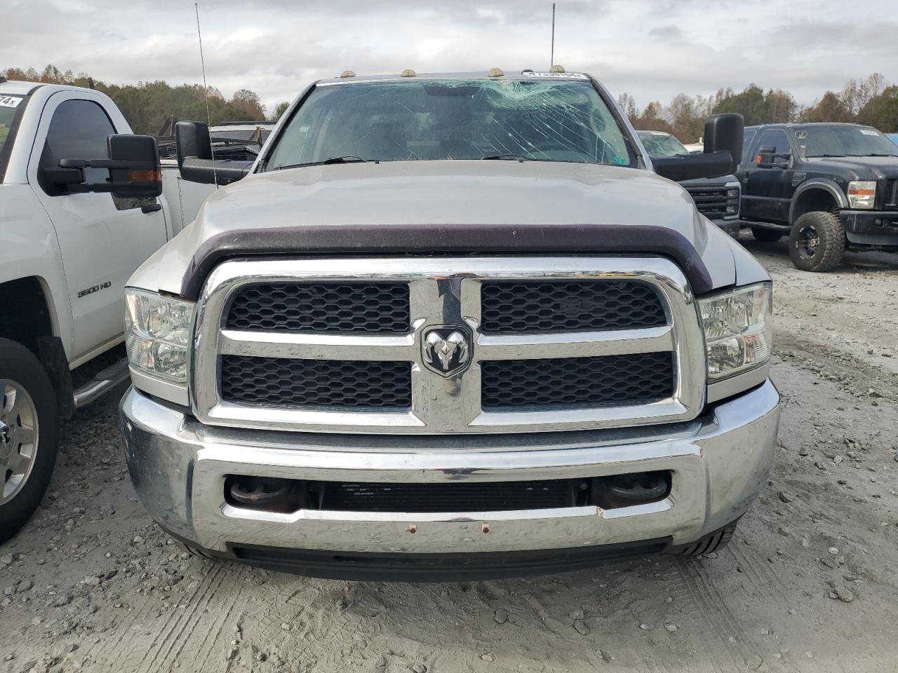 2014 RAM 3500 - Image 5