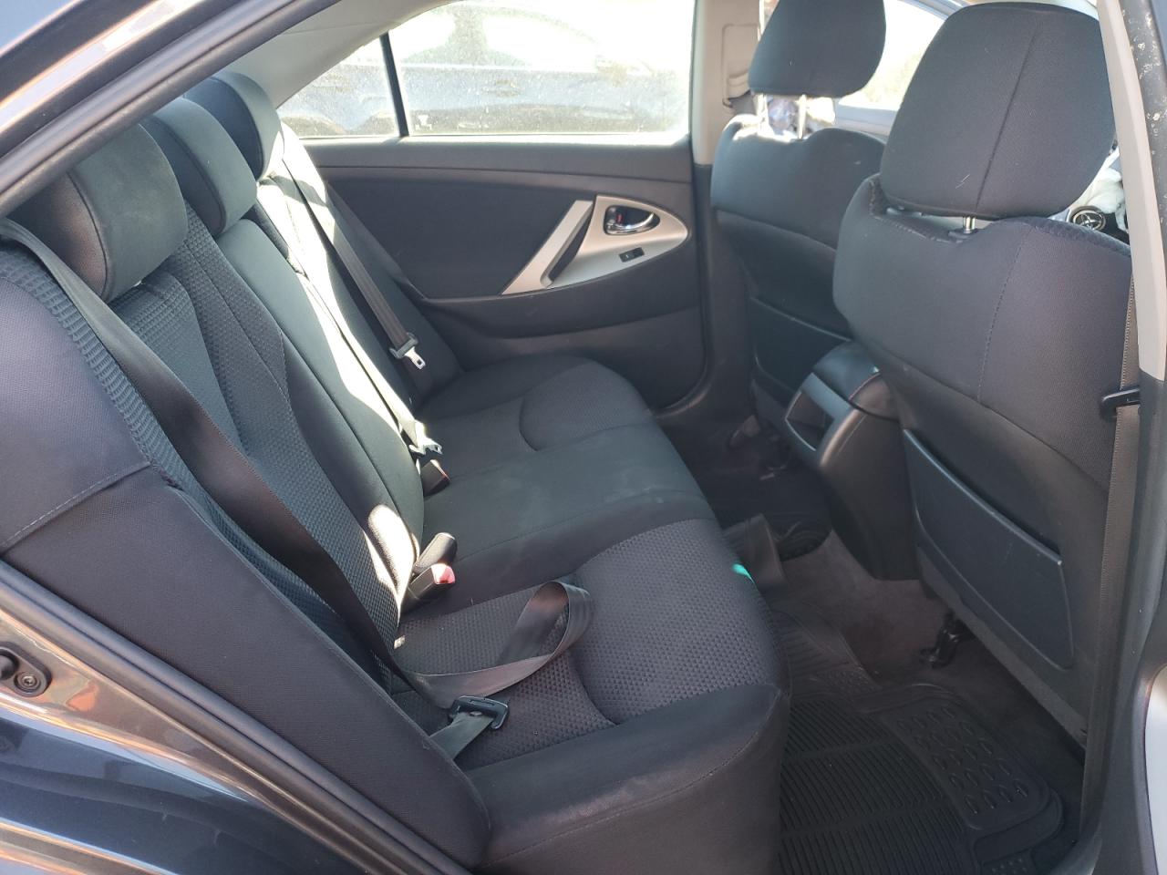 2010 Toyota Camry - Image 10
