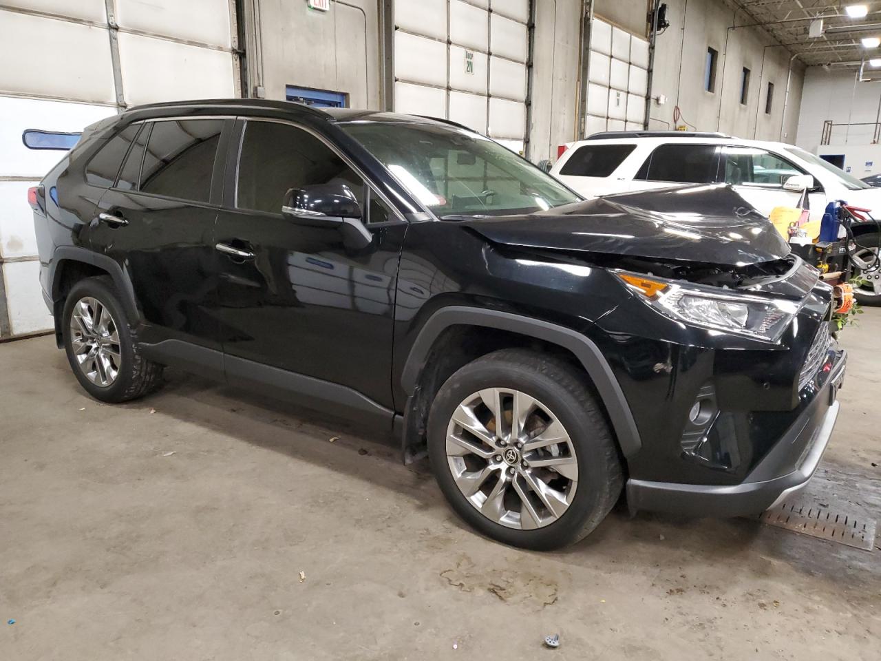 2020 Toyota RAV 4 - Image 4