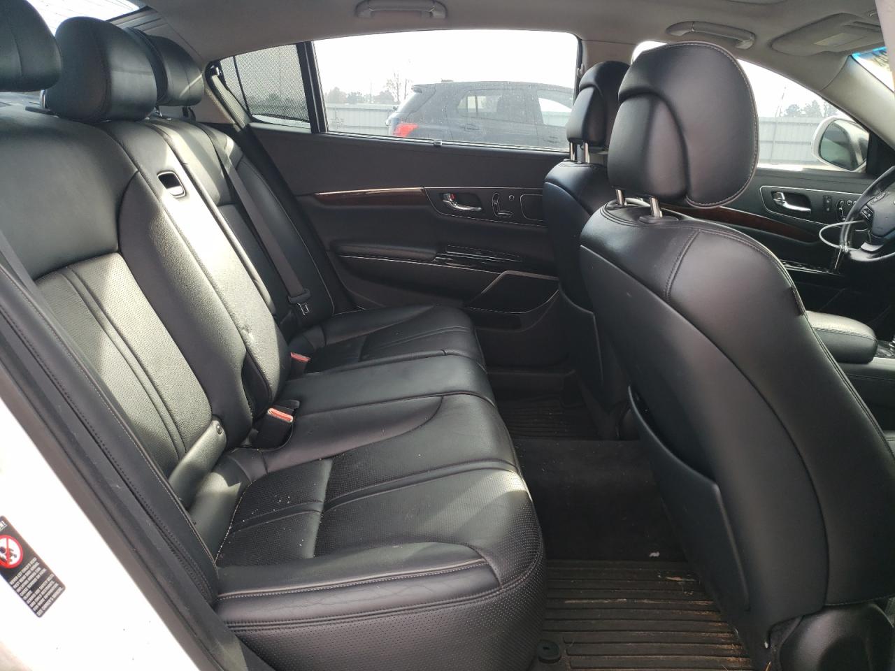 2015 Kia K900 - Image 10