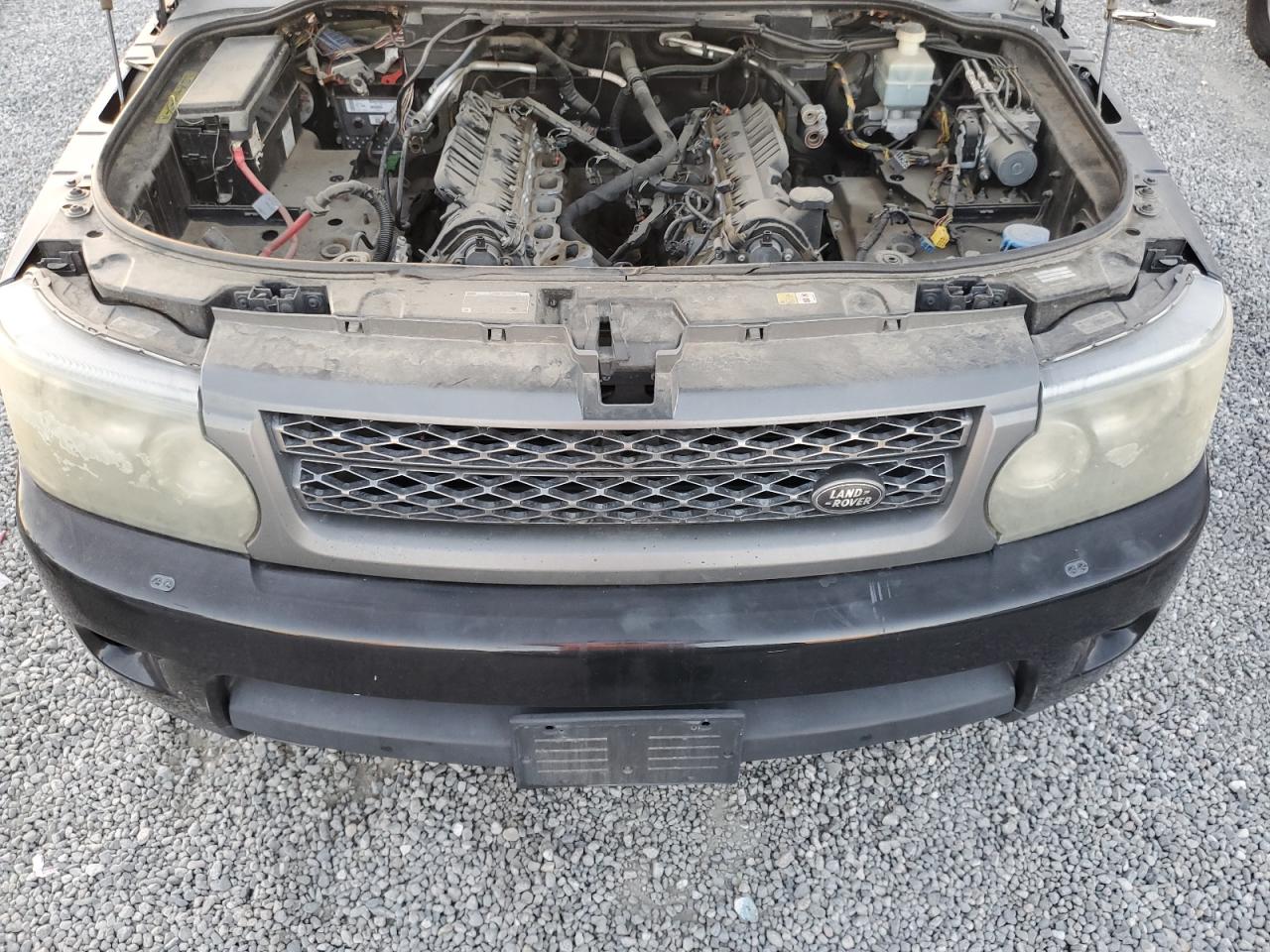 2011 Land Rover Range Rover - Image 12