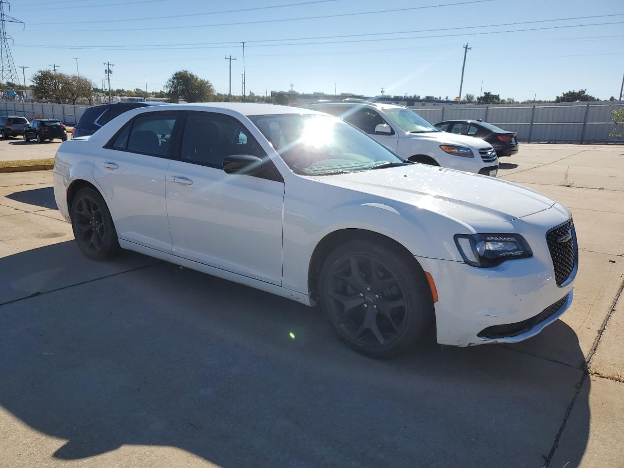 2021 Chrysler 300 - Image 4