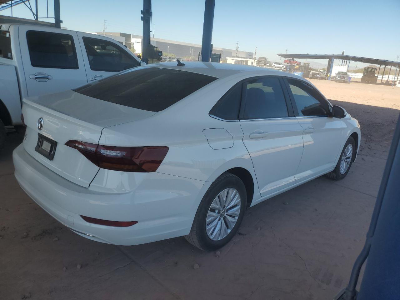 2019 Volkswagen Jetta - Image 3