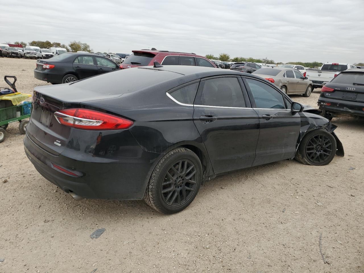 VIN 3FA6P0HD9KR132406 2019 FORD FUSION no.3