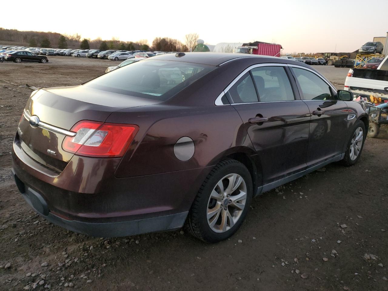 2010 Ford Taurus - Image 3