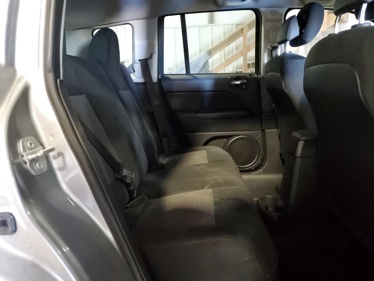 2016 Jeep Compass - Image 11