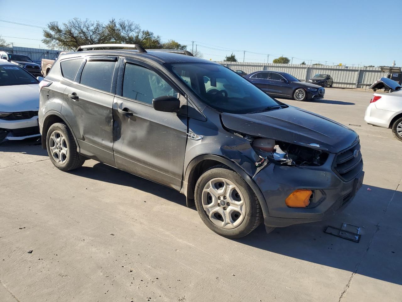 VIN 1FMCU0F75JUB83262 2018 FORD ESCAPE no.4