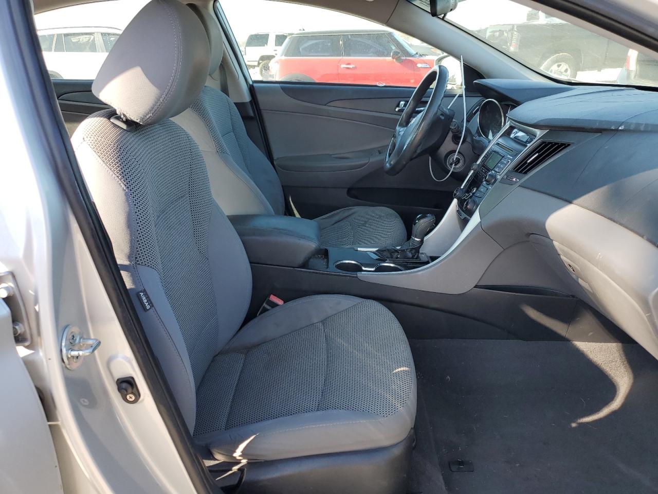 2011 Hyundai Sonata - Image 7