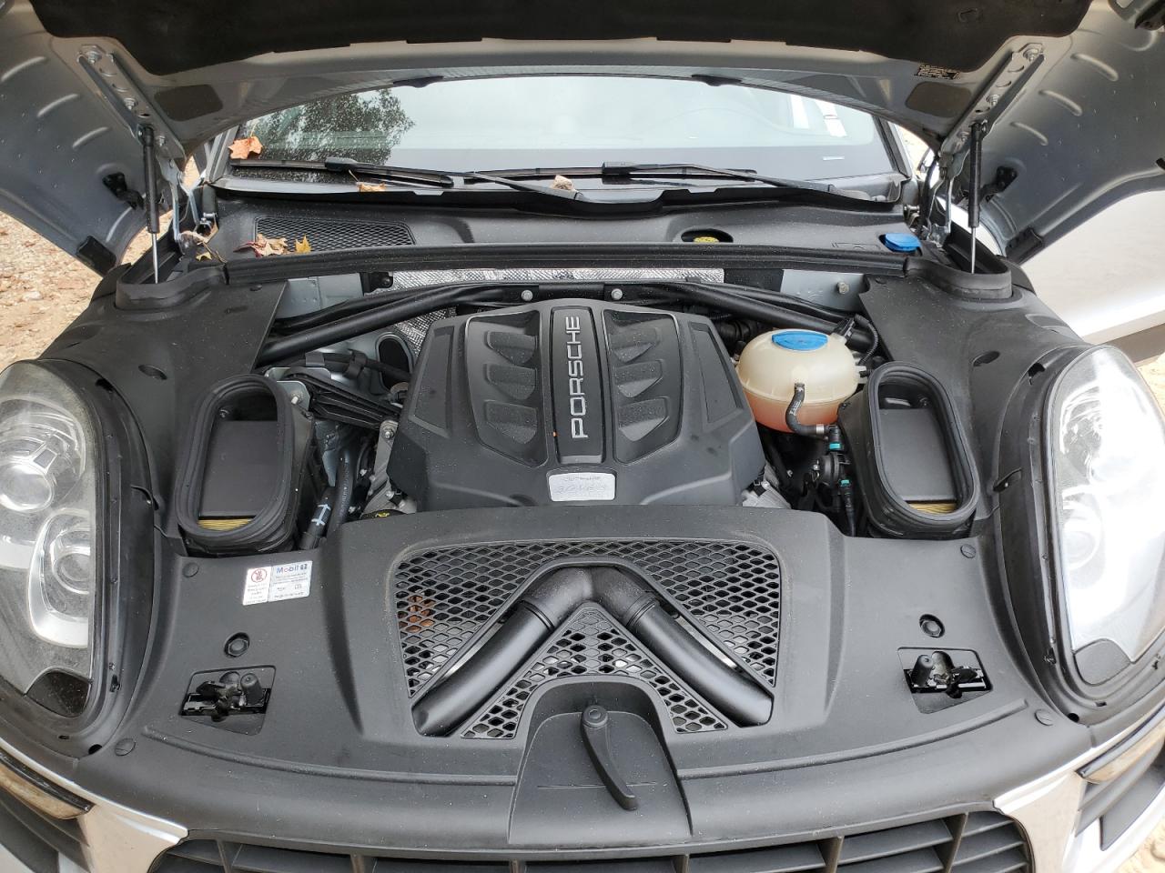2017 Porsche Macan - Image 13