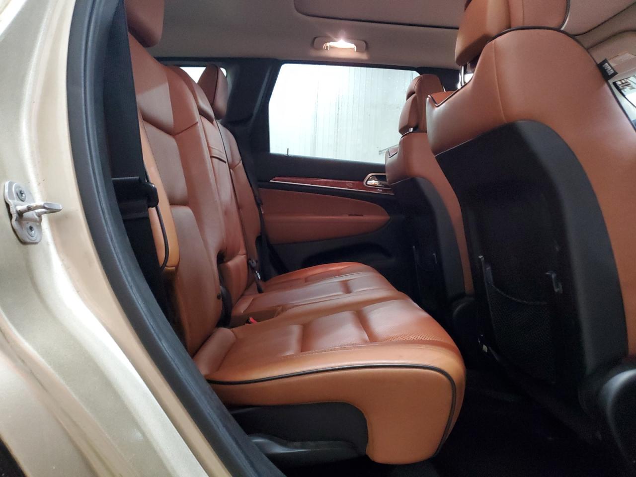 2012 Jeep Grand Cherokee - Image 12
