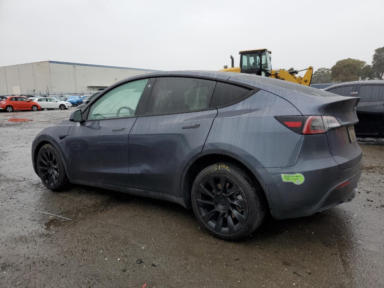 VIN 7SAYGDEE9PF637686 2023 TESLA MODEL Y no.2